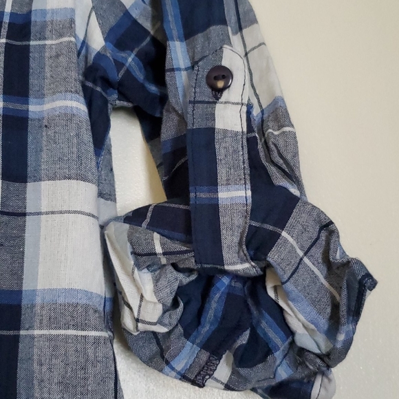 Blue plaid button up shirt - Picture 5 of 8